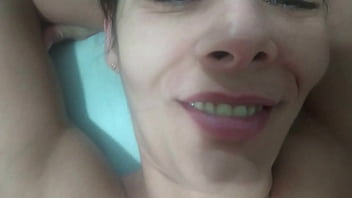 Minha madrasta me deu mole e eu acabei natilde o resistindo e gozei na buceta dela,me desculpe meu pai!